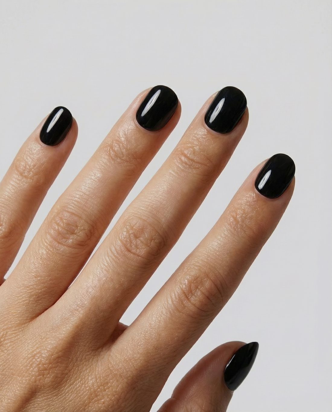 BLACK NAIL