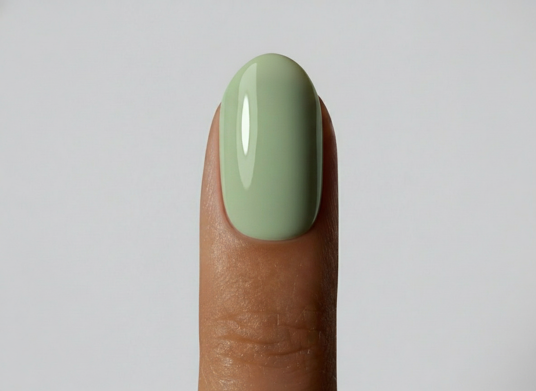 GREEN NAIL
